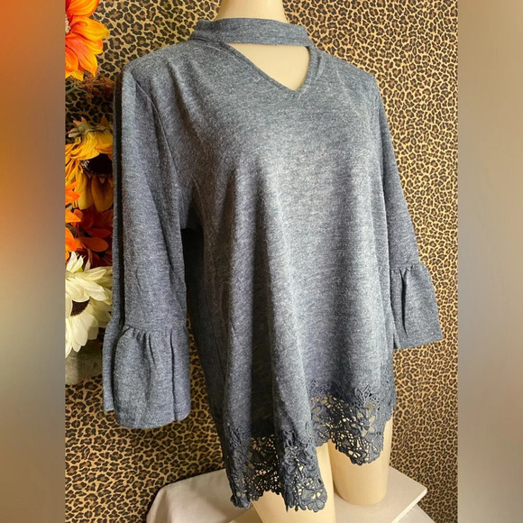 🌴3/$30🌴DOE & RAE Denim Grey Mock Neck Bell Sleeve Ruffle Trim Top NWT - Picture 3 of 11